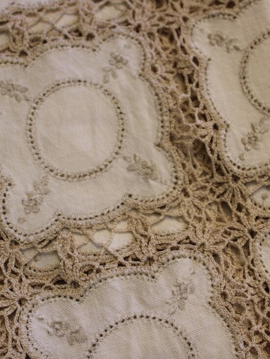 Antique Tablecloth Hand Embroidered granny Squares Linen Crochet Victorian Lace - Picture 7 of 9
